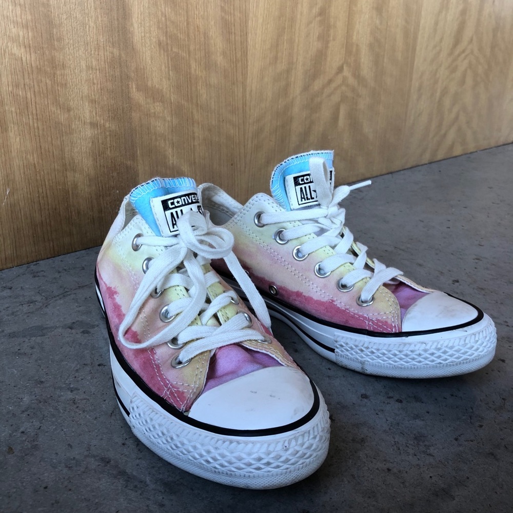 Converse - Picture 2 of 3